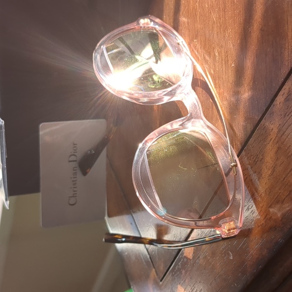 Sunglasses - Picture 4 of 4